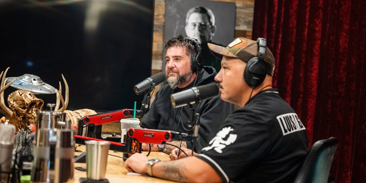 Joe Rogan Experience #2405 – Luis J Gomez & Big Jay Oakerson
